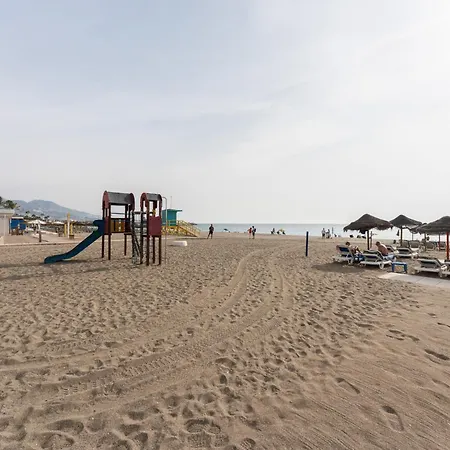 Malagasuite Impressive Seaviews 푸엔히롤라