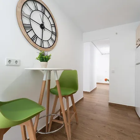 Malagasuite Impressive Seaviews * 푸엔히롤라