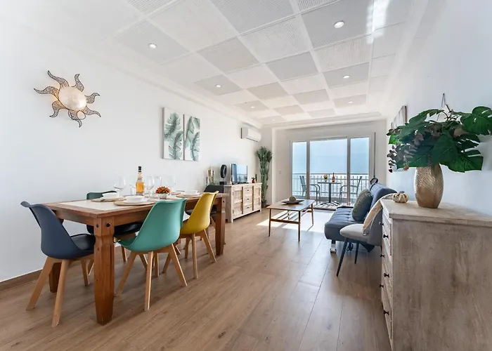 Malagasuite Impressive Seaviews Apartment